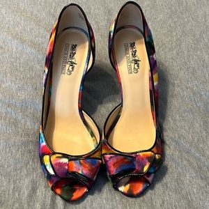 Multicolor Coach and Four Heels
